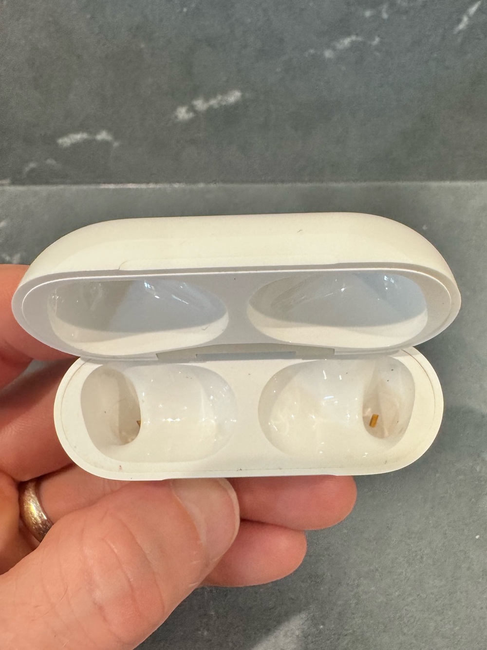 Apple AirPood Pro 1st Gen - Picture 6 of 10